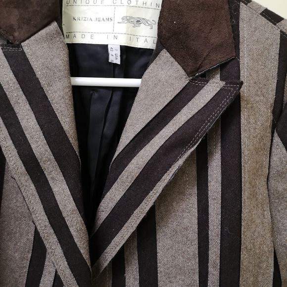 Blazer - Picture 2 of 9